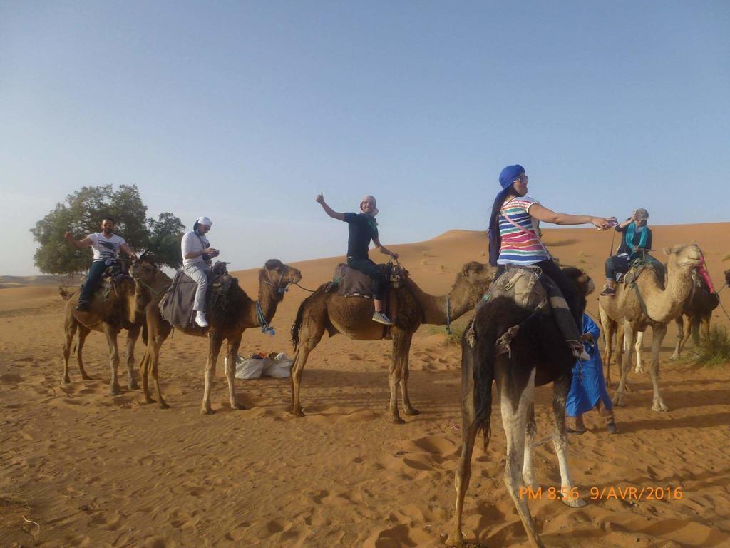 מלון מרזאוגה Bivouac Erg Znaigui מראה חיצוני תמונה