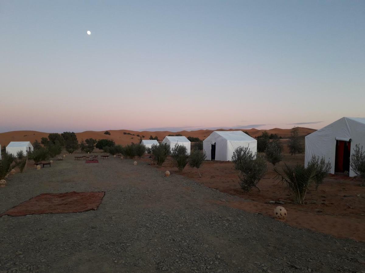 מלון מרזאוגה Bivouac Erg Znaigui מראה חיצוני תמונה
